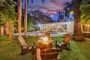 Oasis: 5 BR 5 min from the Beach